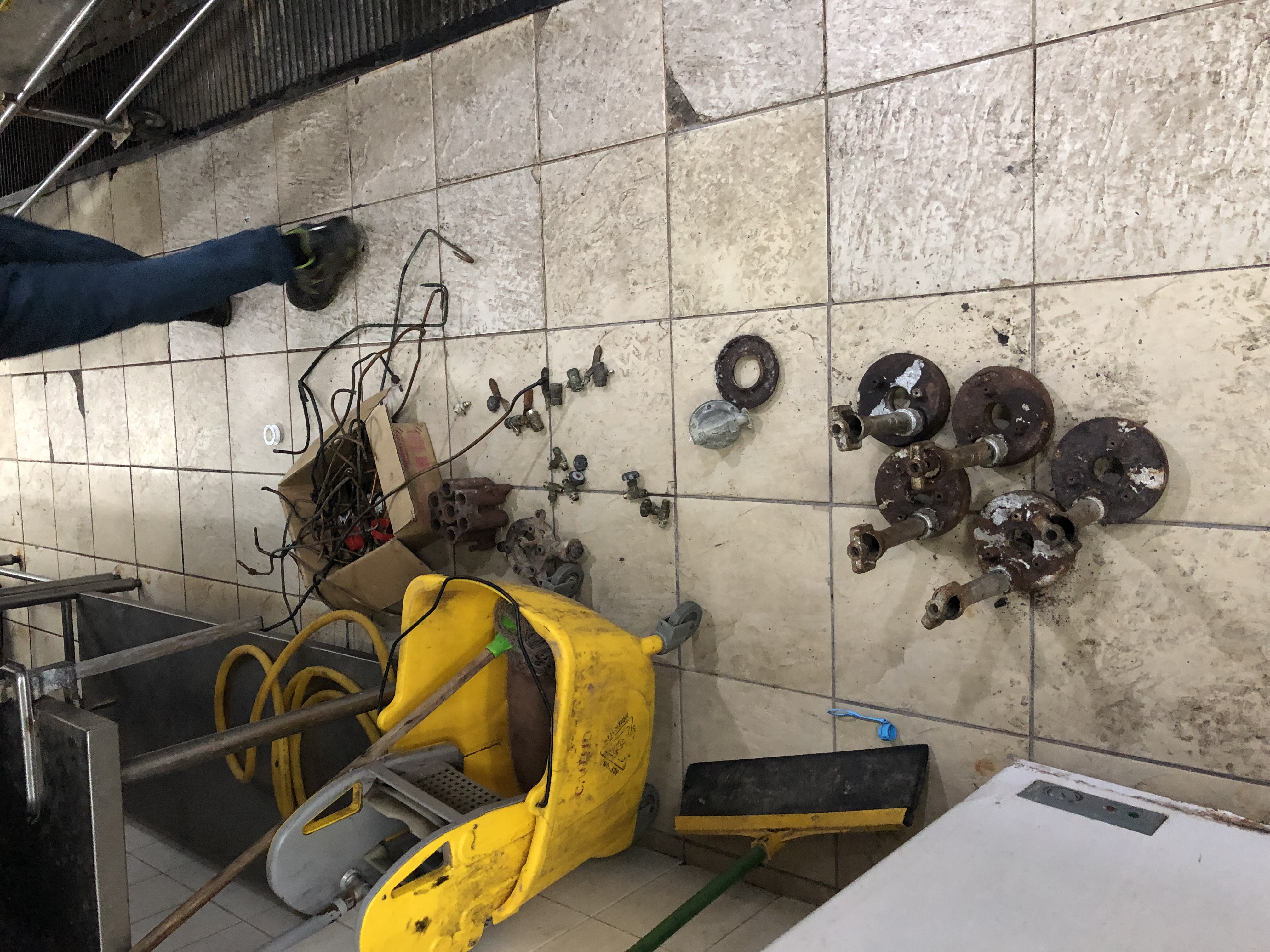 Commercial kitchen installation photo 9