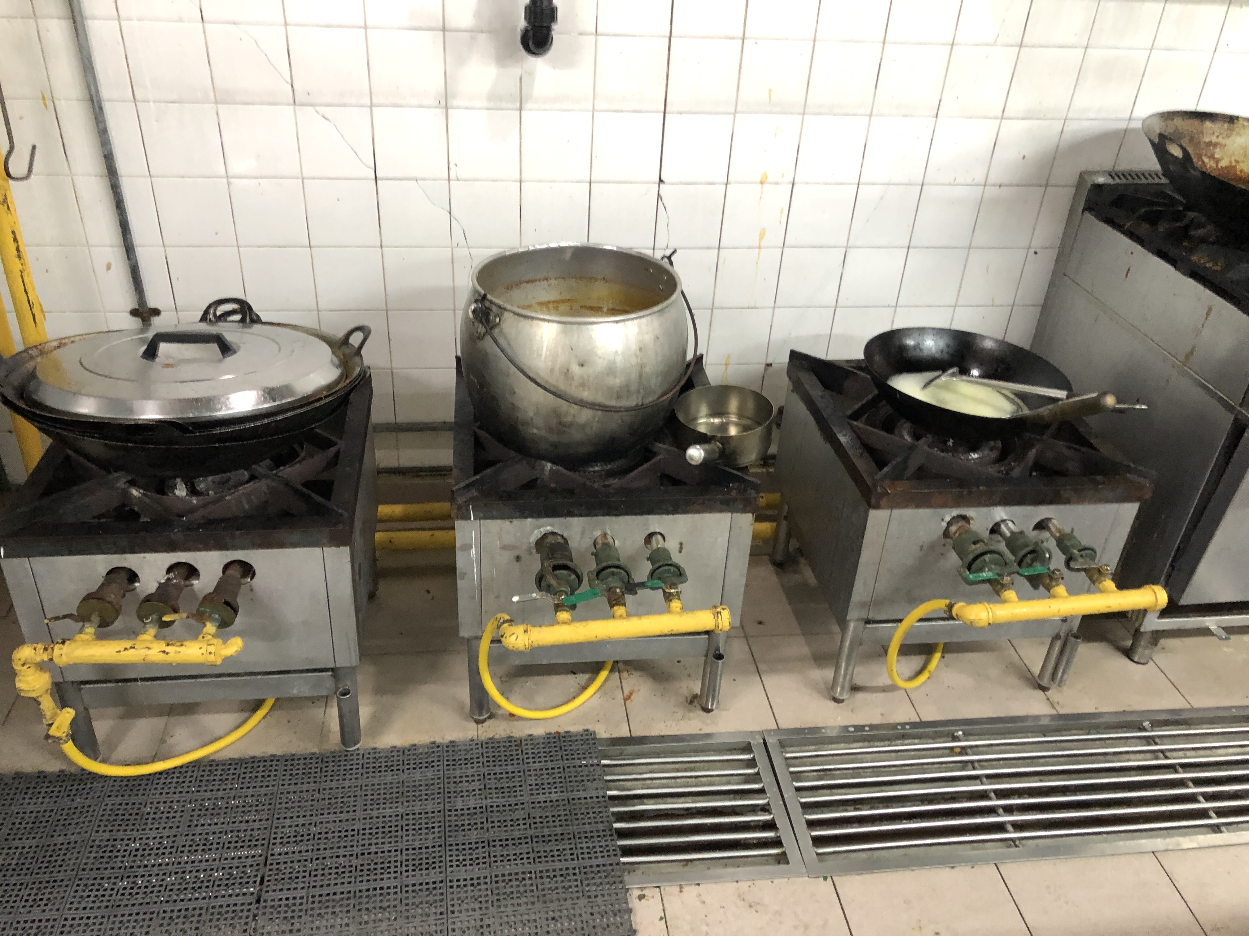 Commercial kitchen installation photo 18