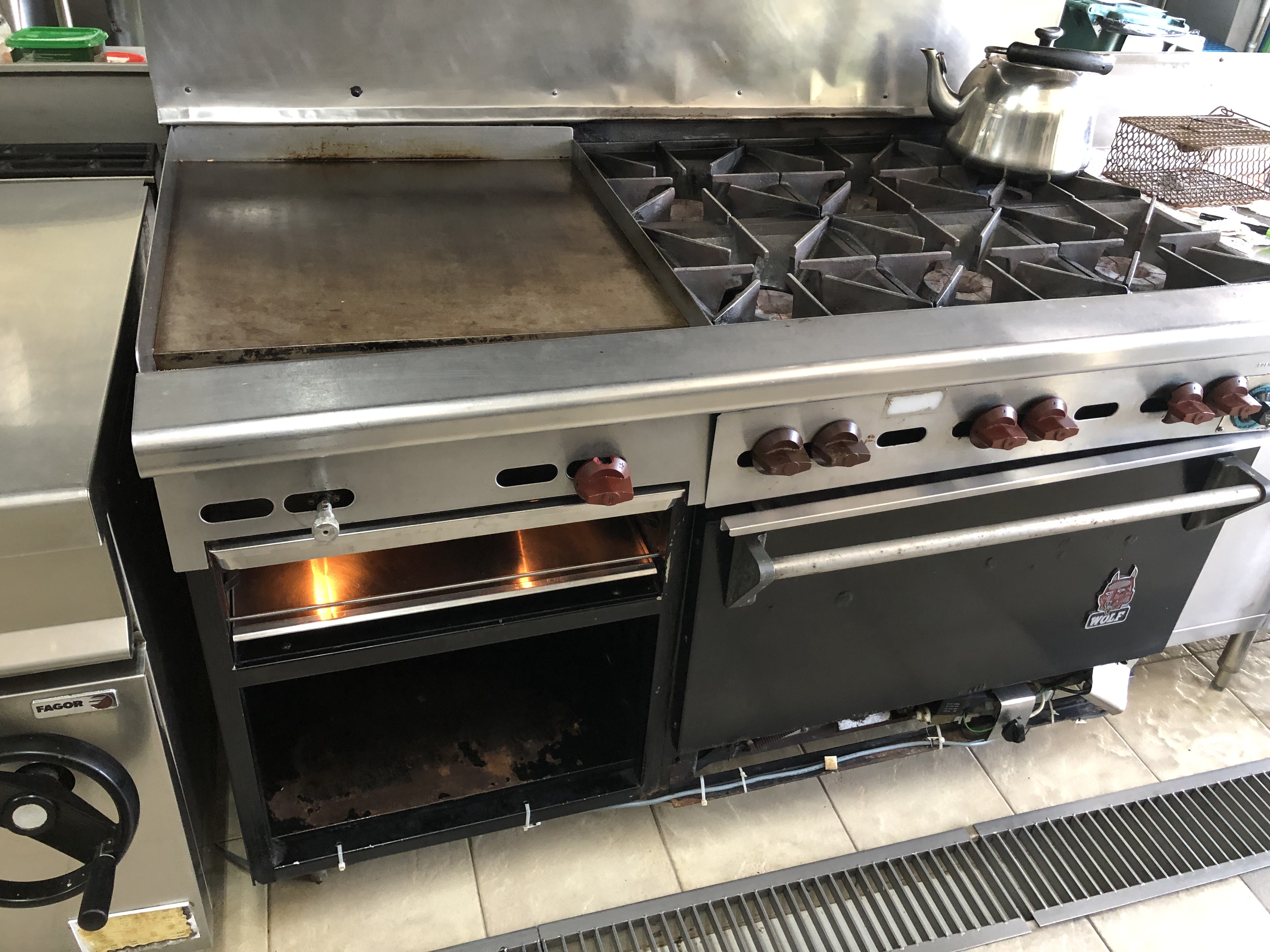 Commercial kitchen installation photo 32