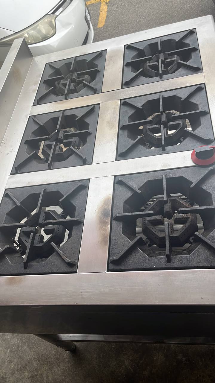 Commercial kitchen installation photo 38