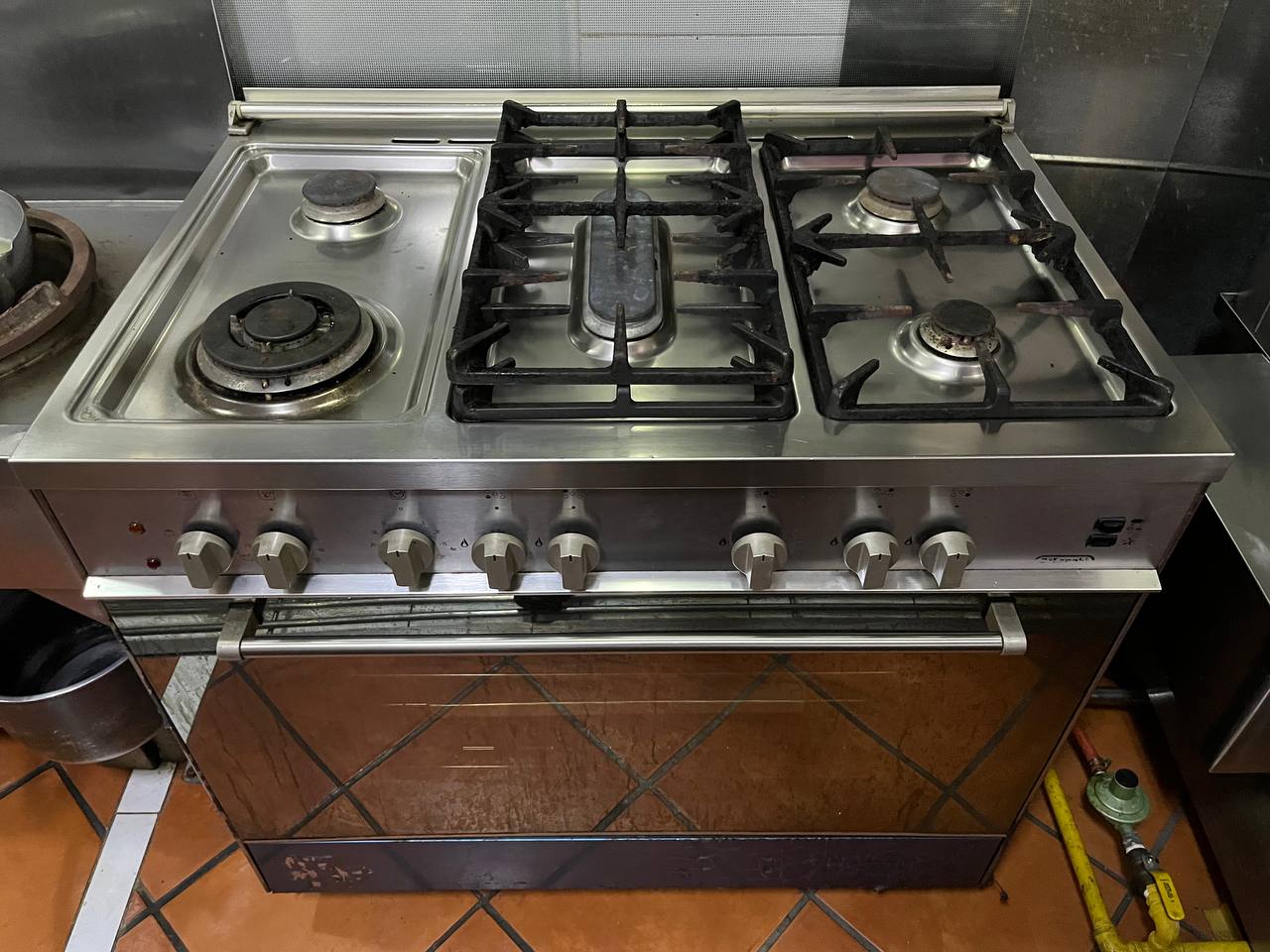 Commercial kitchen installation photo 66