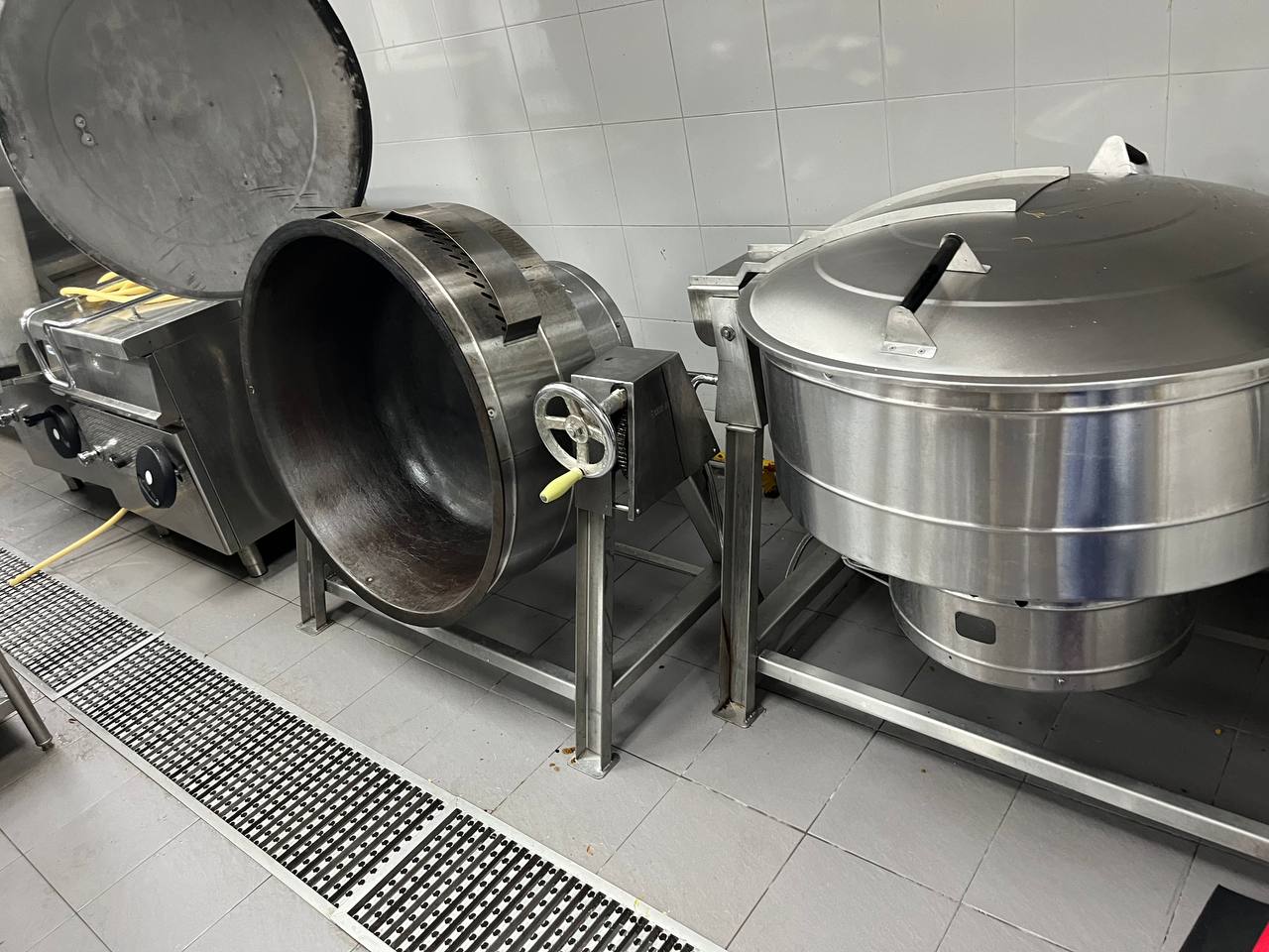Commercial kitchen installation photo 67