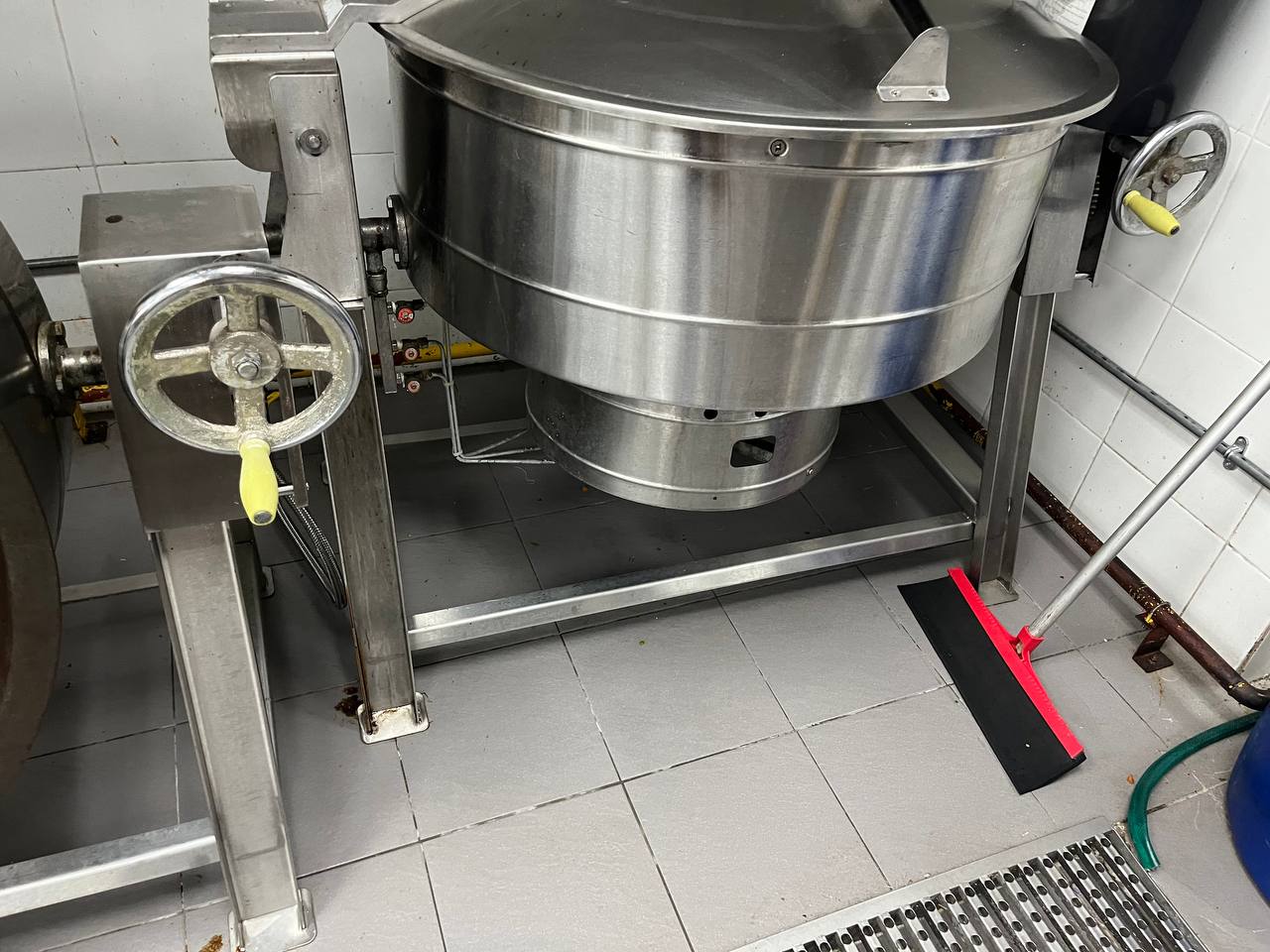 Commercial kitchen installation photo 69
