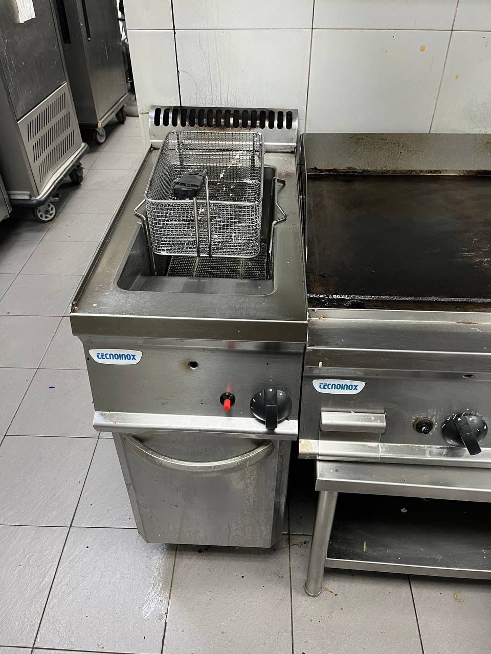 Commercial kitchen installation photo 71