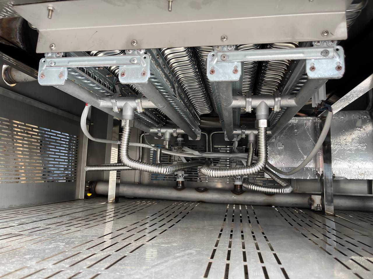 Commercial kitchen installation photo 72