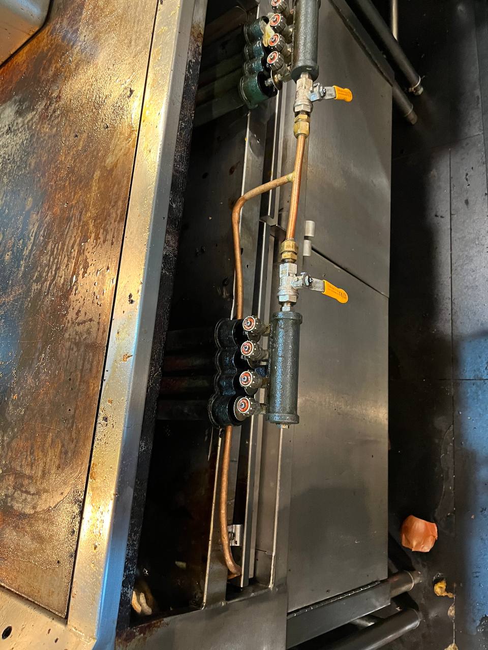 Commercial kitchen installation photo 87