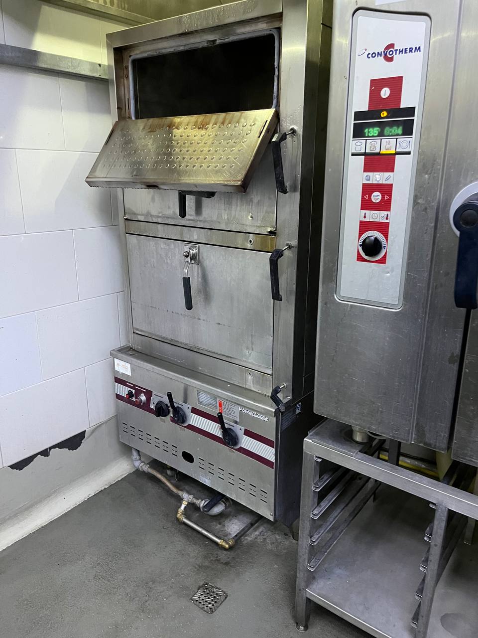 Commercial kitchen installation photo 88
