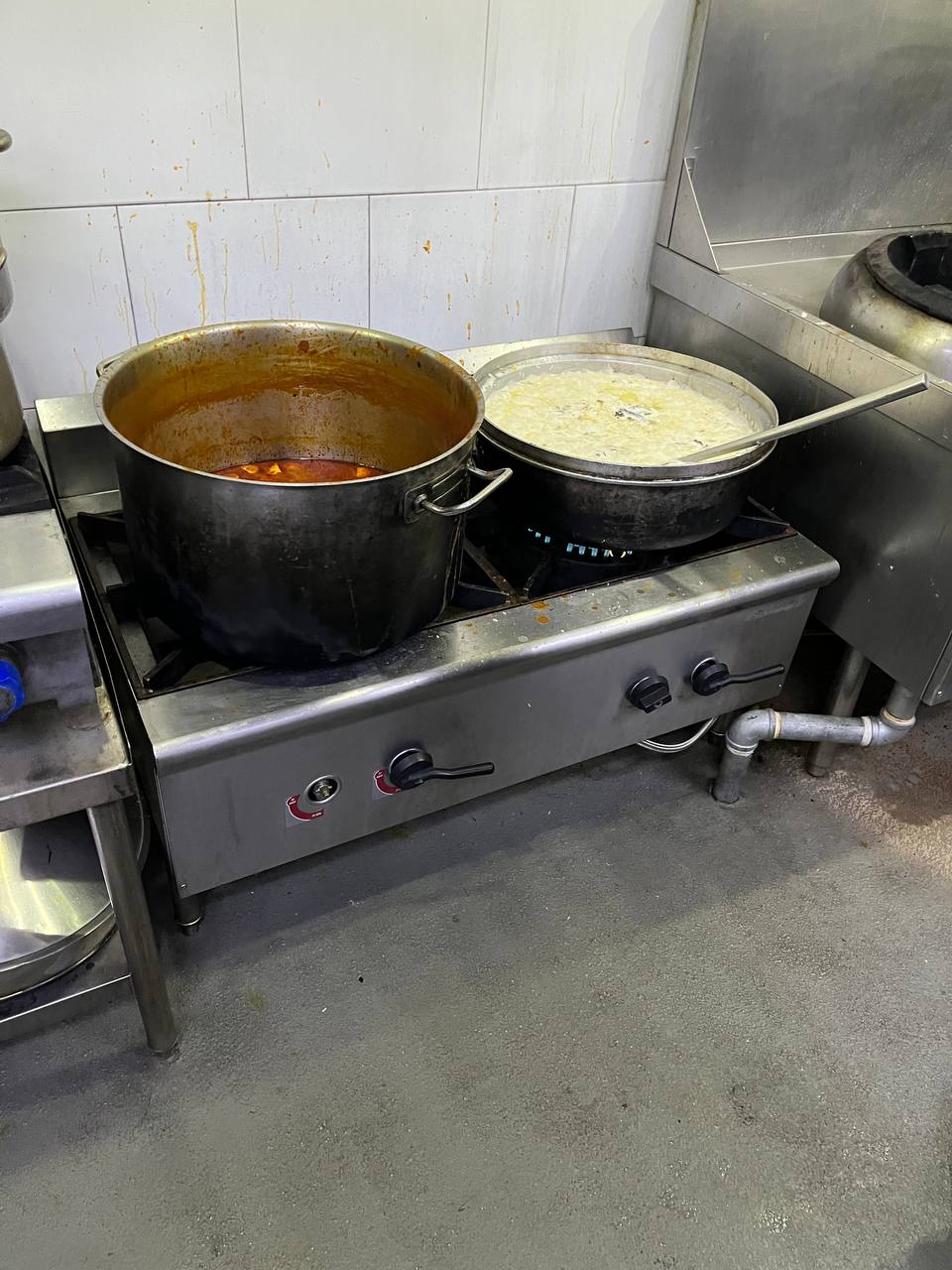 Commercial kitchen installation photo 90