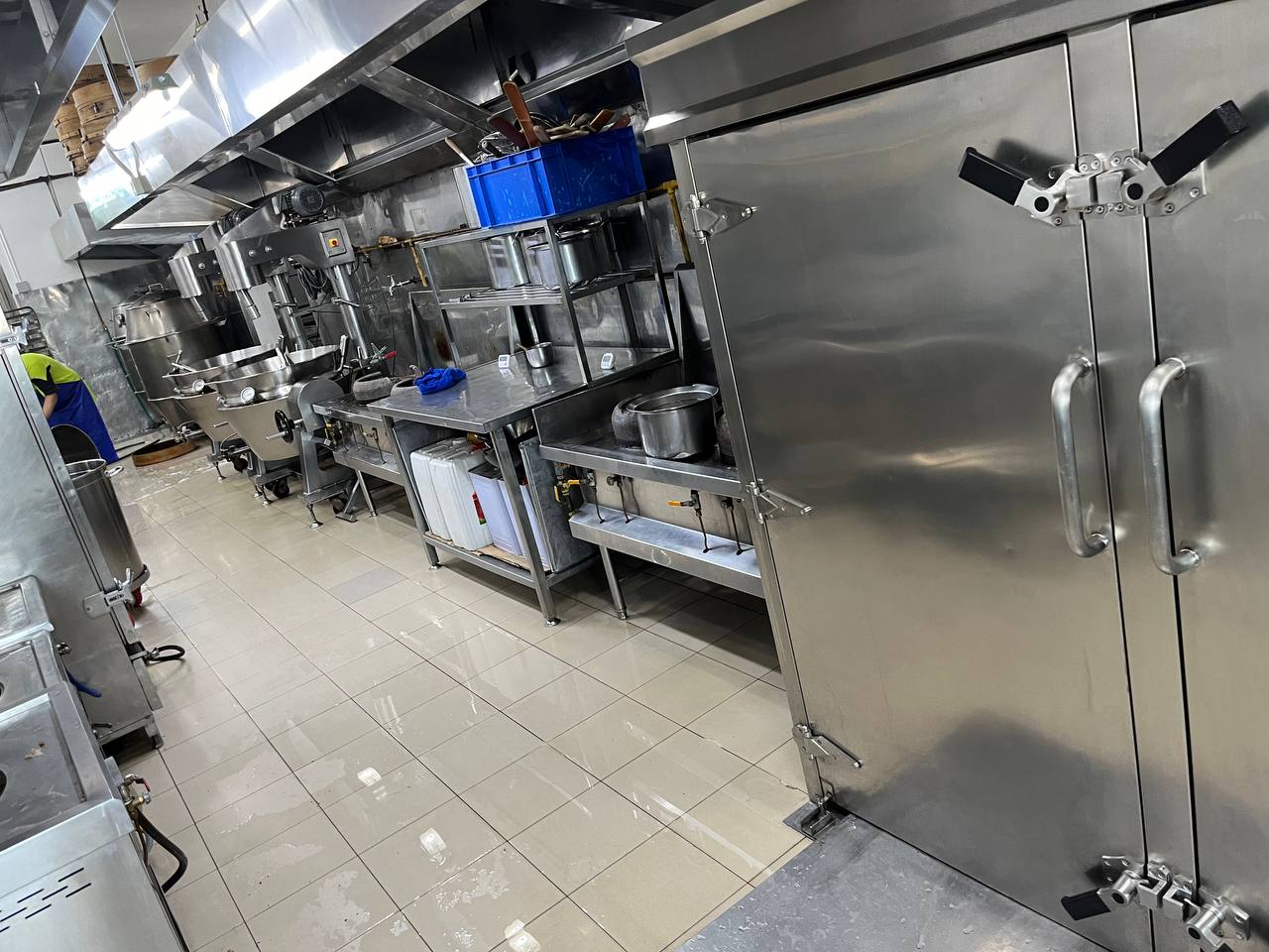 Commercial kitchen installation photo 93