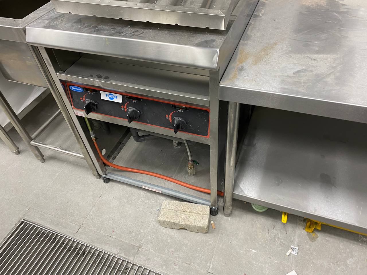 Commercial kitchen installation photo 105