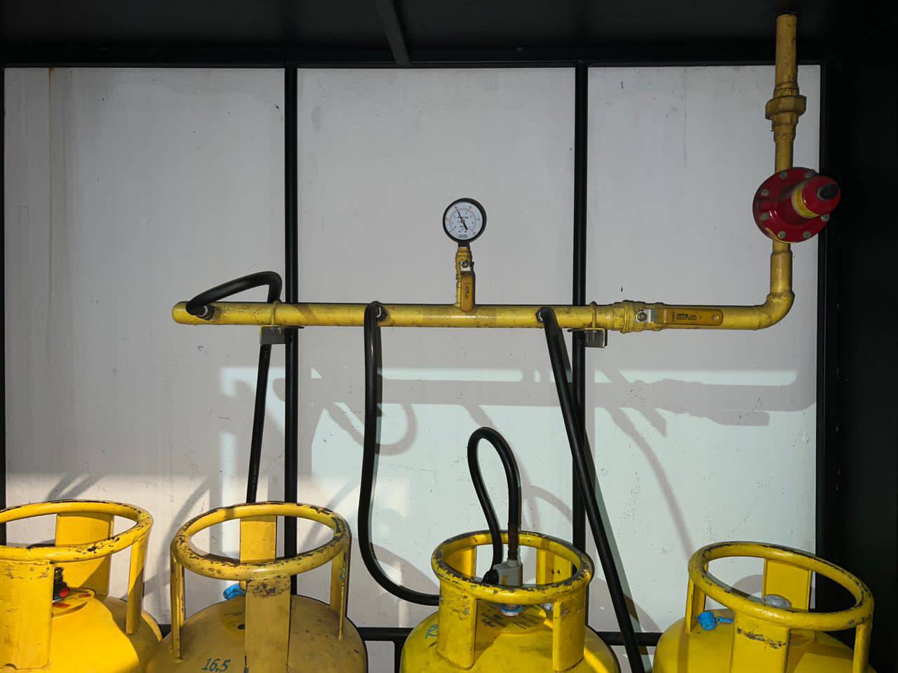 Gas pipeline installation photo 8