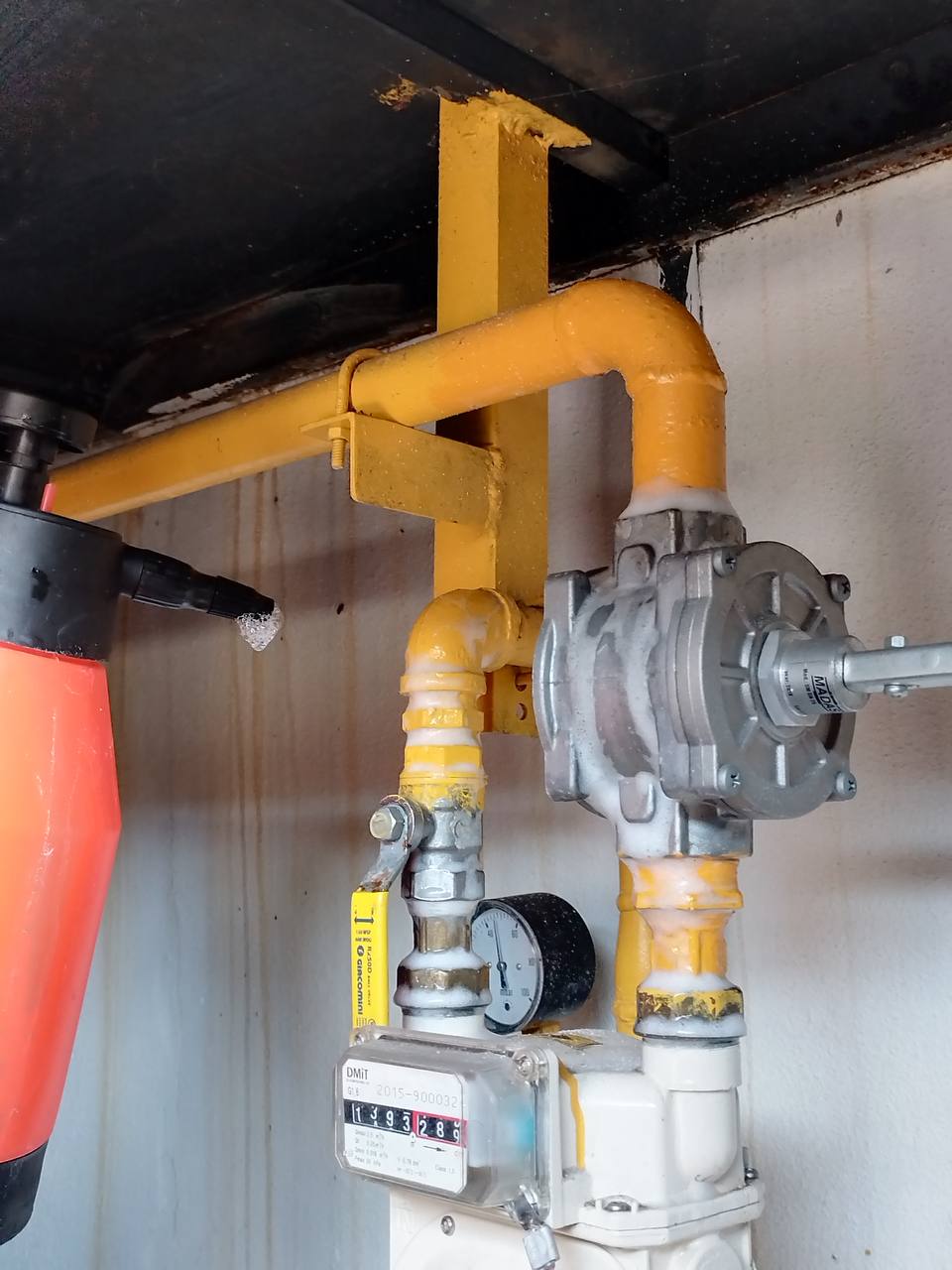 Gas pipeline installation photo 13