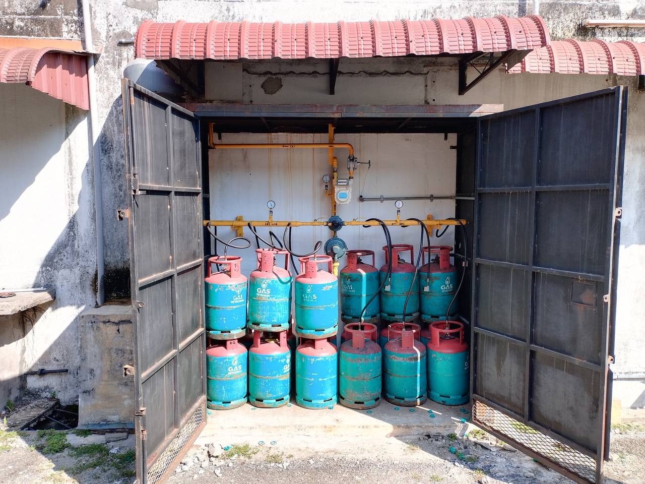 Gas pipeline installation photo 15